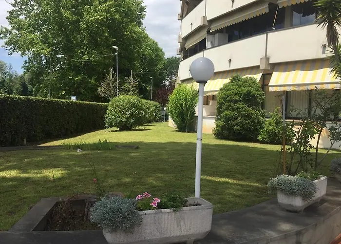 Leopardi * Marina di Pietrasanta