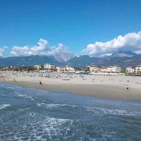 Leopardi Marina di Pietrasanta