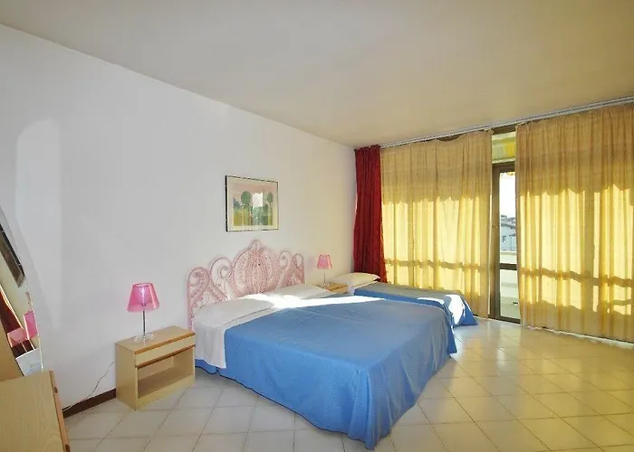 ホテル Leopardi *